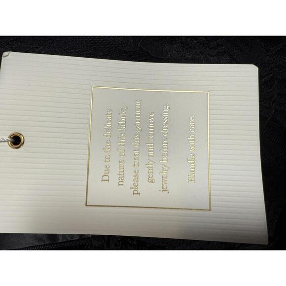 NWT Mac Duggal 49794 Black Long Sleeve Deep V Lace Babydoll Dress Size 4 - Picture 10 of 10